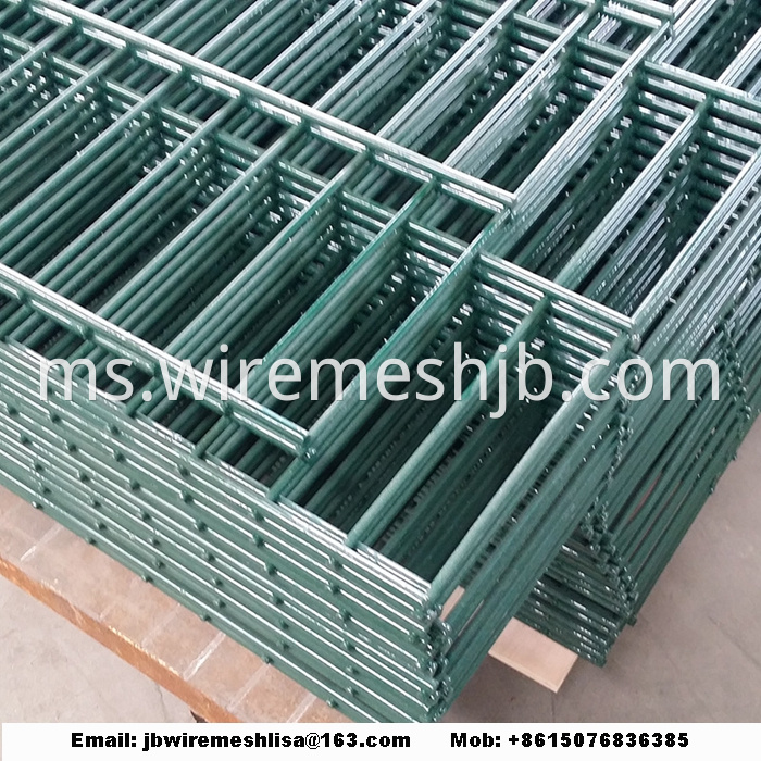 868/656 Powder Coated Double Weft Wire Mesh Fence